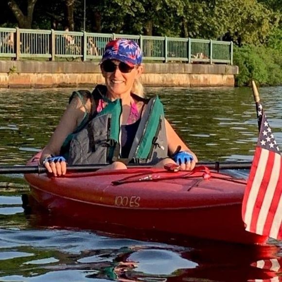 Meet your Posher, Darlene - Picture 1 of 1